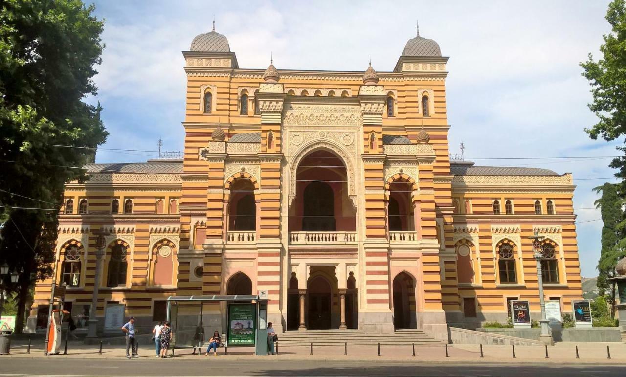 Parliament On Rustaveli Studio Tbilisi Ngoại thất bức ảnh